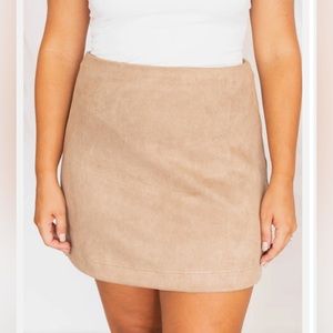 NWOT Pink Lily Camel Suede Skirt